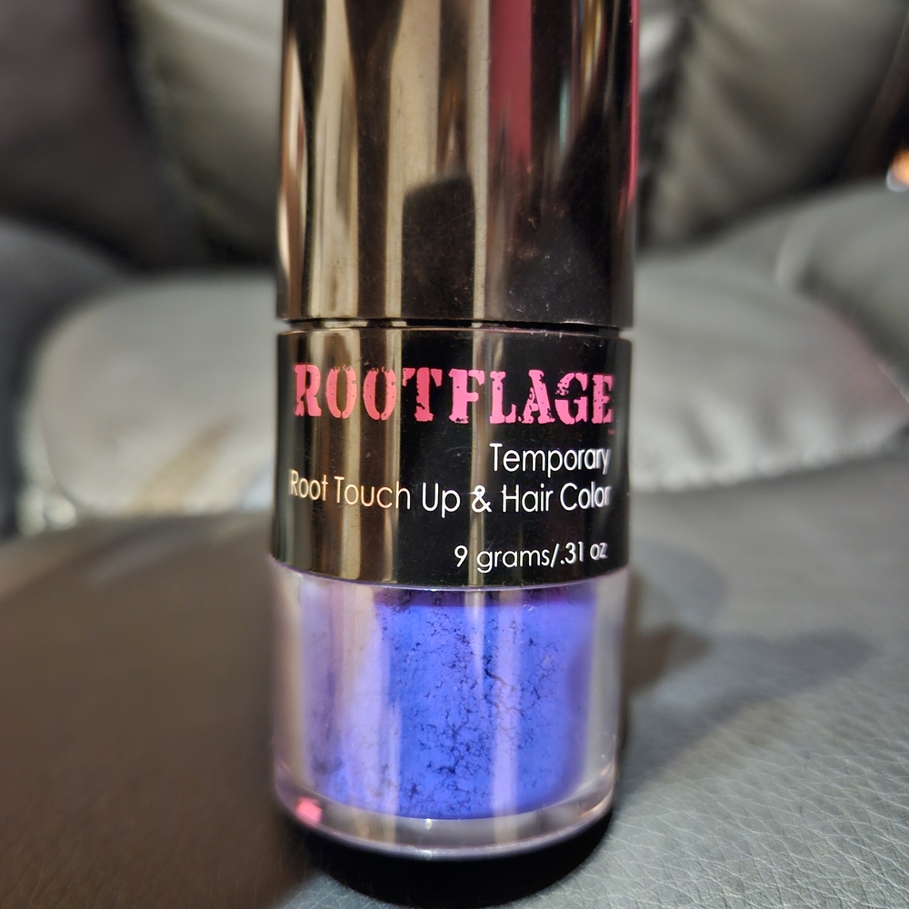 Temporary Purple Root Touch Up Powder - Picture 2 of 3